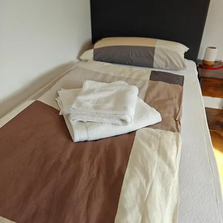 Apartment 2br Apartment, Parking, Wi-fi, Tv In Karow