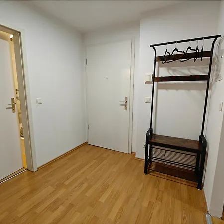 2br Apartment, Parking, Wi-fi, Tv In Karow * Berlin