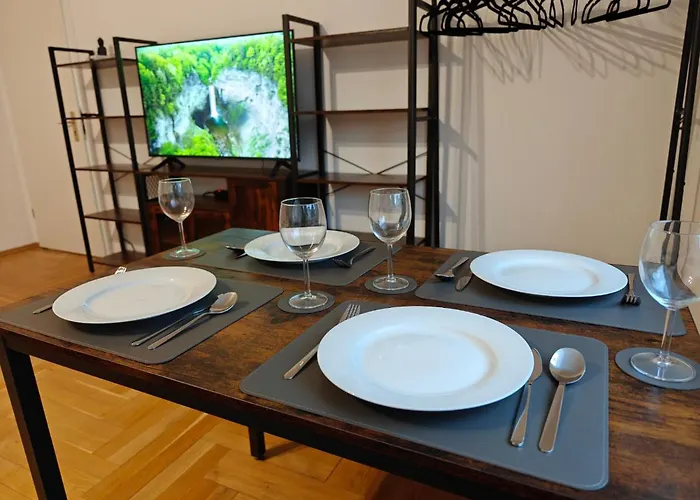 2br Apartment, Parking, Wi-fi, Tv In Karow *