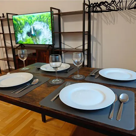 2br Apartment, Parking, Wi-fi, Tv In Karow *
